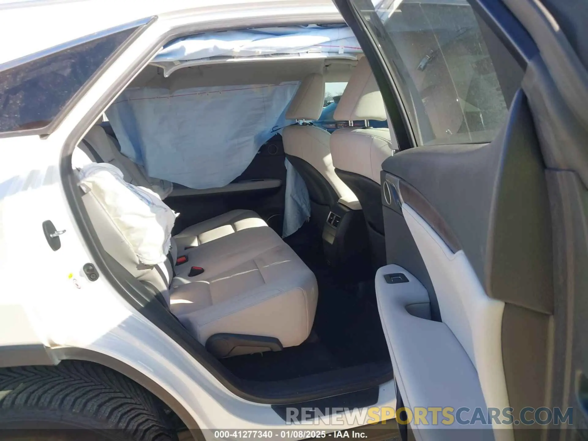 8 fotografías del automóvil dañado 2T2HGMDAXLC044439 LEXUS RX 450H 2020
