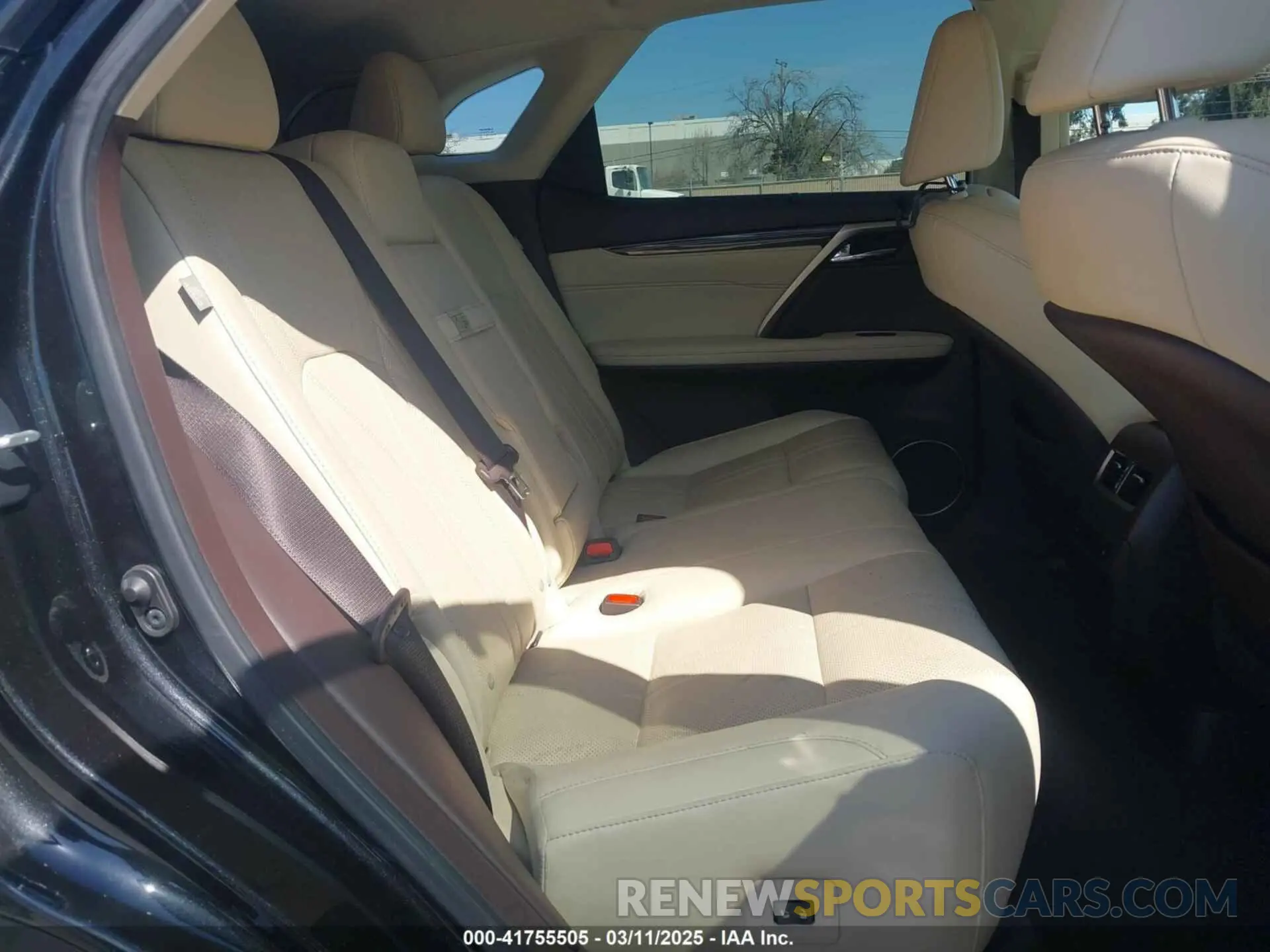 8 fotografías del automóvil dañado 2T2JGMDA0LC048405 LEXUS RX 450H 2020