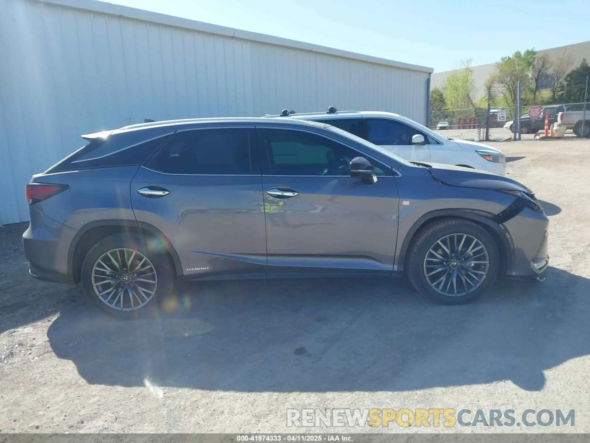 13 fotografías del automóvil dañado 2T2YGMDA4LC055002 LEXUS RX 450H 2020