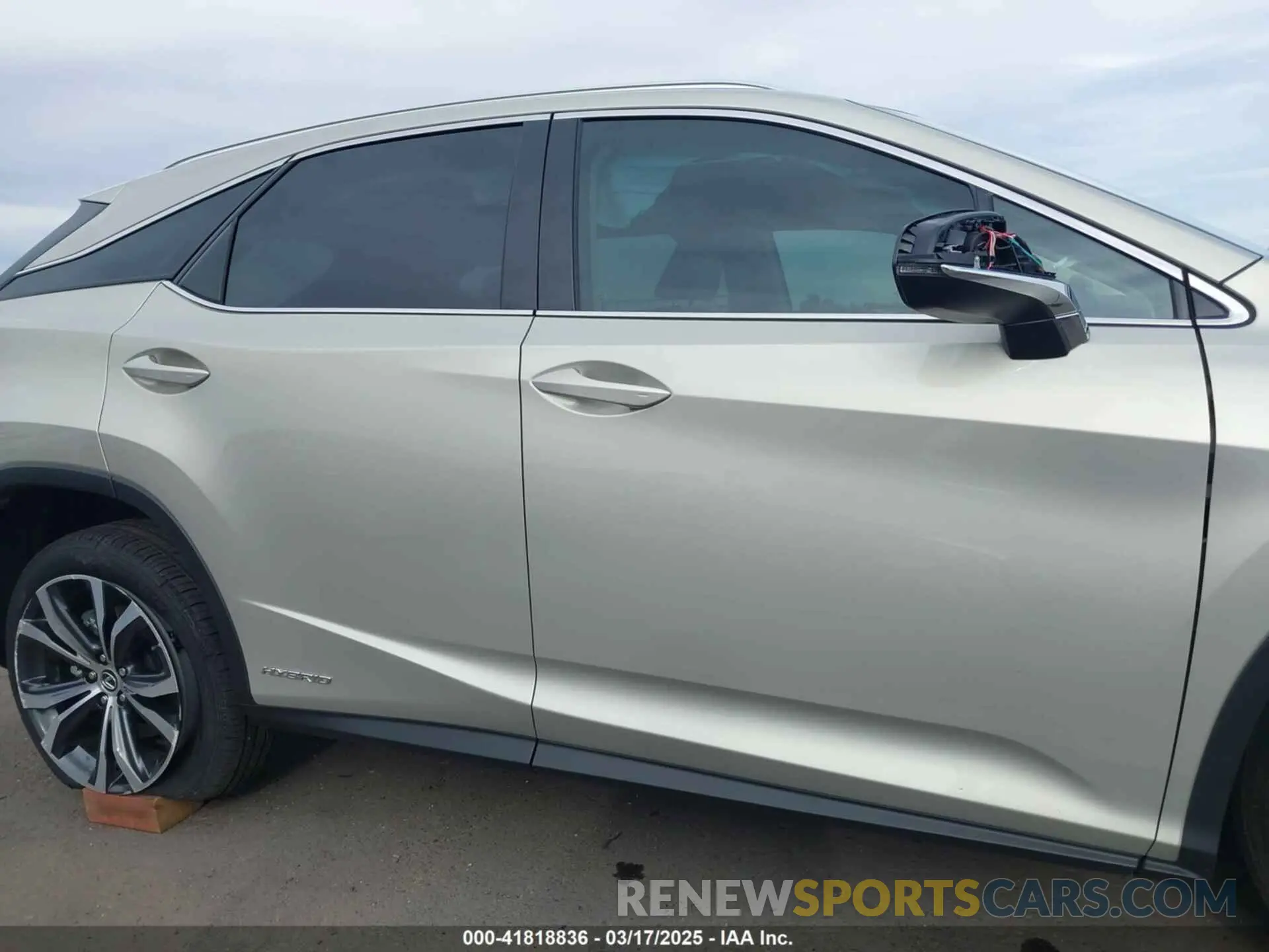 13 fotografías del automóvil dañado 2T2HGMDA0MC067228 LEXUS RX 450H 2021