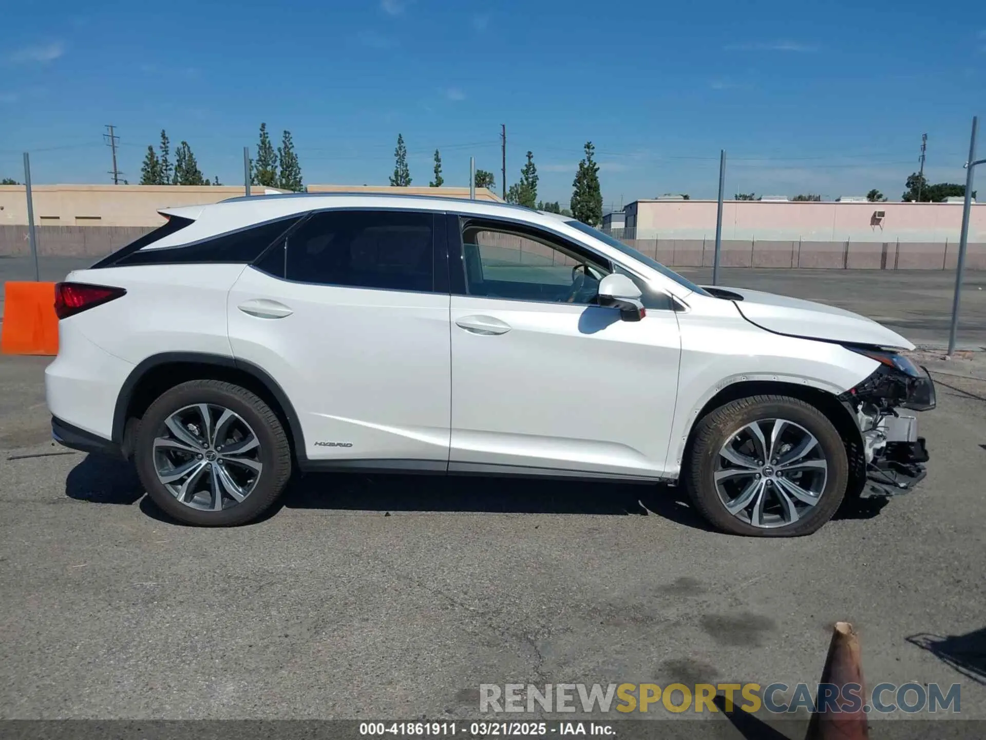 13 fotografías del automóvil dañado 2T2HGMDAXMC059802 LEXUS RX 450H 2021