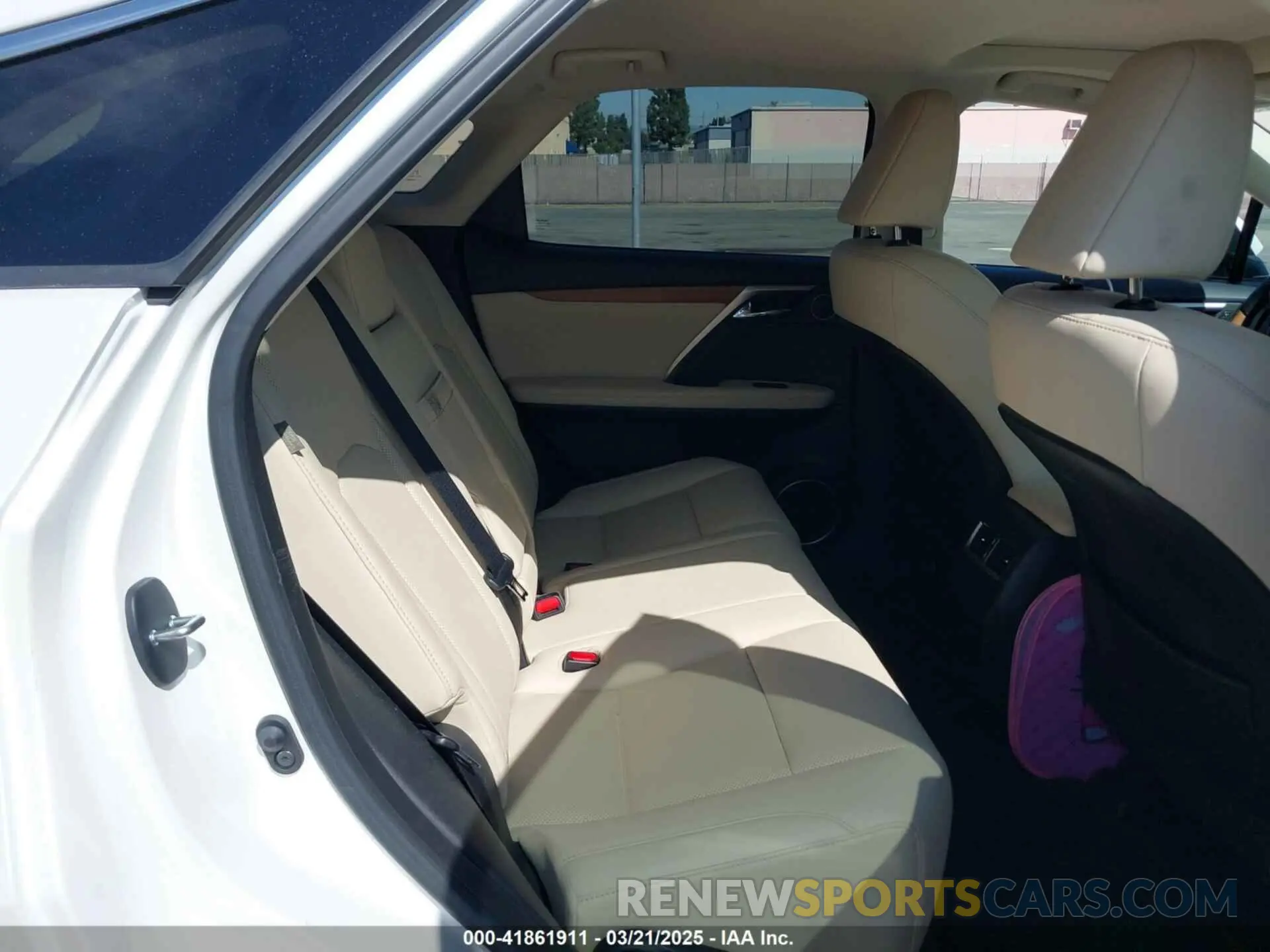 8 fotografías del automóvil dañado 2T2HGMDAXMC059802 LEXUS RX 450H 2021
