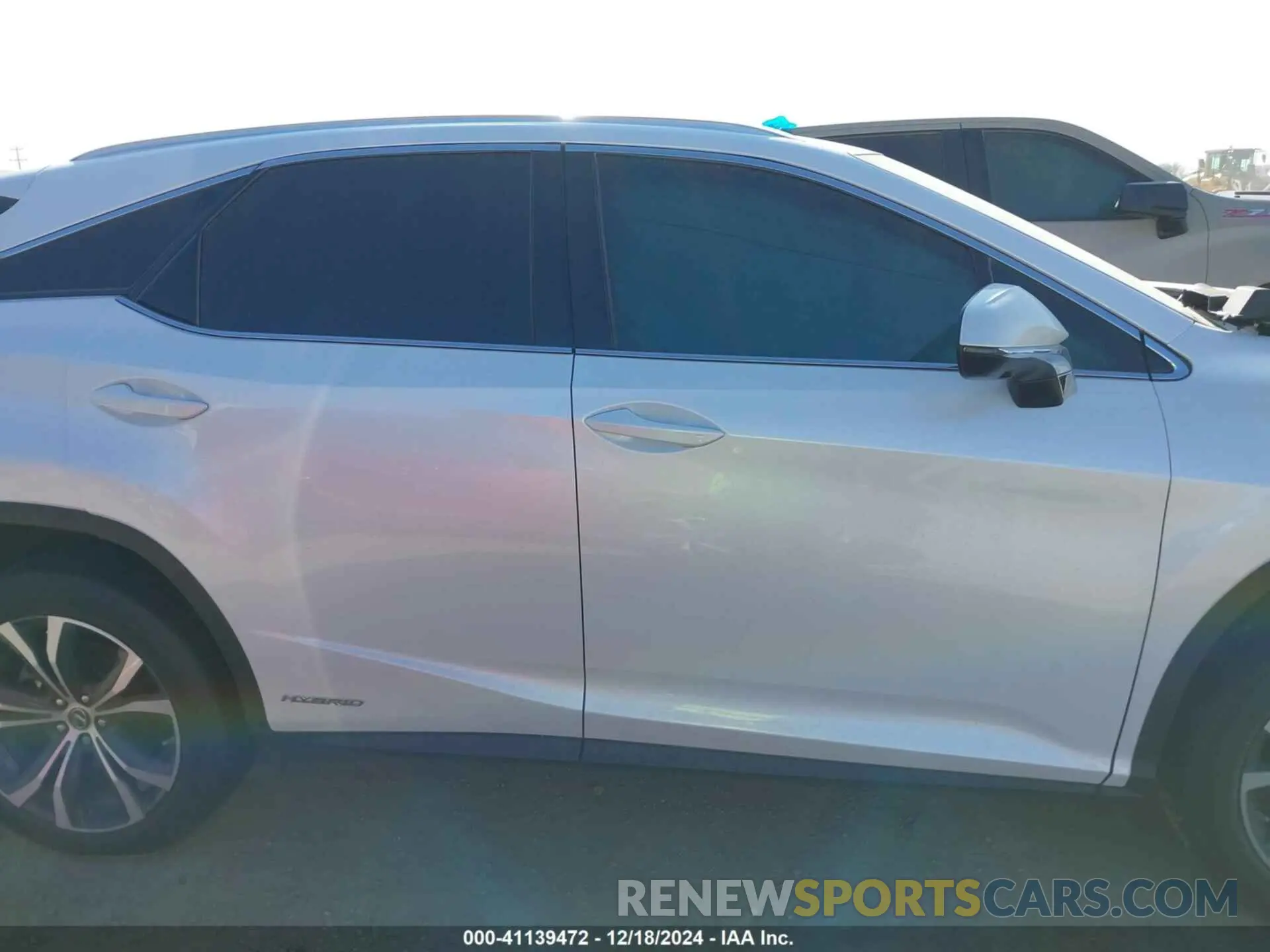 13 fotografías del automóvil dañado 2T2HGMDAXMC062425 LEXUS RX 450H 2021
