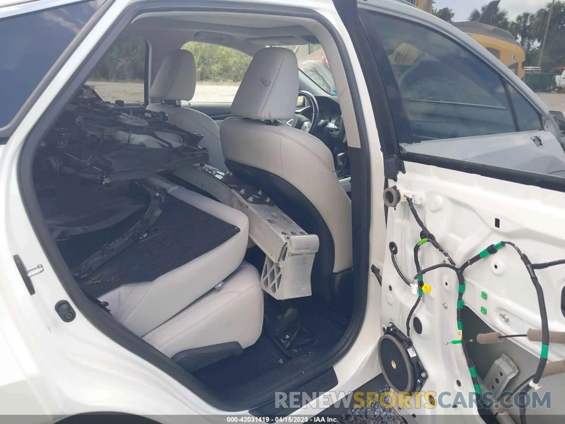 8 fotografías del automóvil dañado 2T2JGMDA9MC058061 LEXUS RX 450H 2021