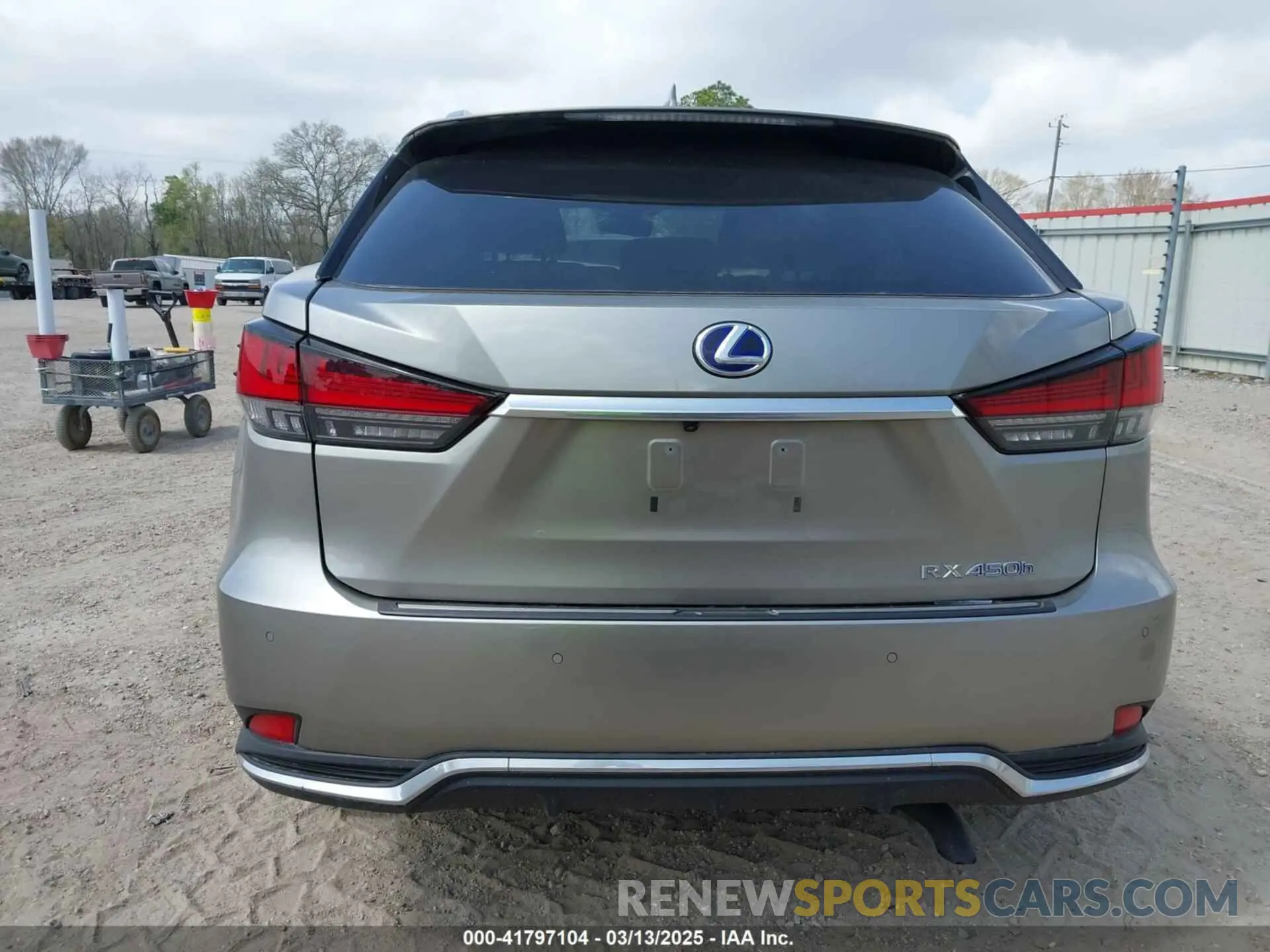17 fotografías del automóvil dañado 2T2JGMDA9MC061963 LEXUS RX 450H 2021