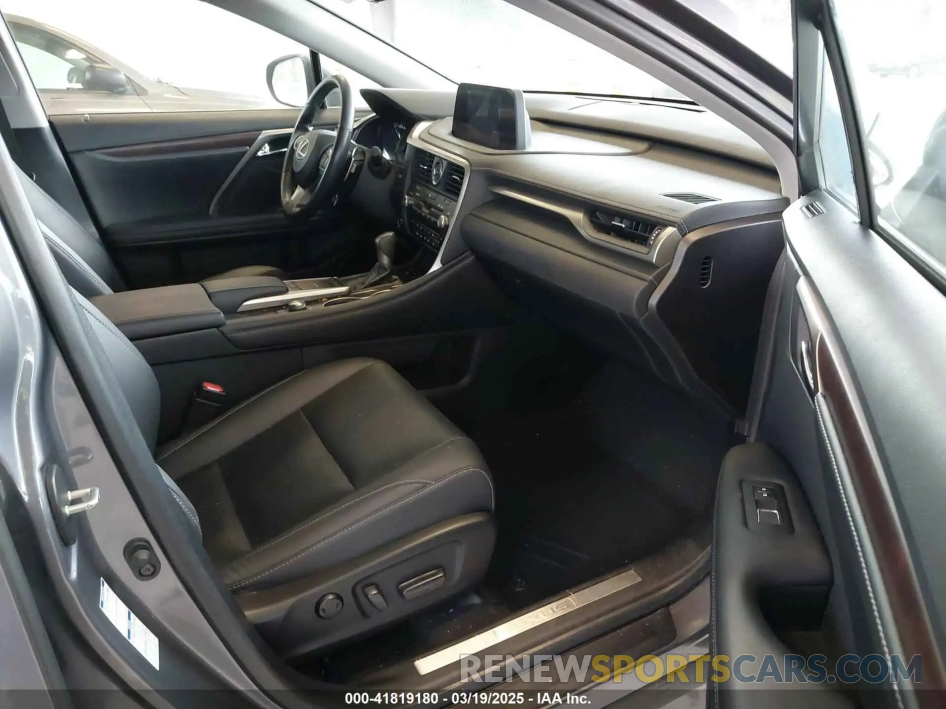 5 fotografías del automóvil dañado 2T2HGMDA0NC079557 LEXUS RX 450H 2022
