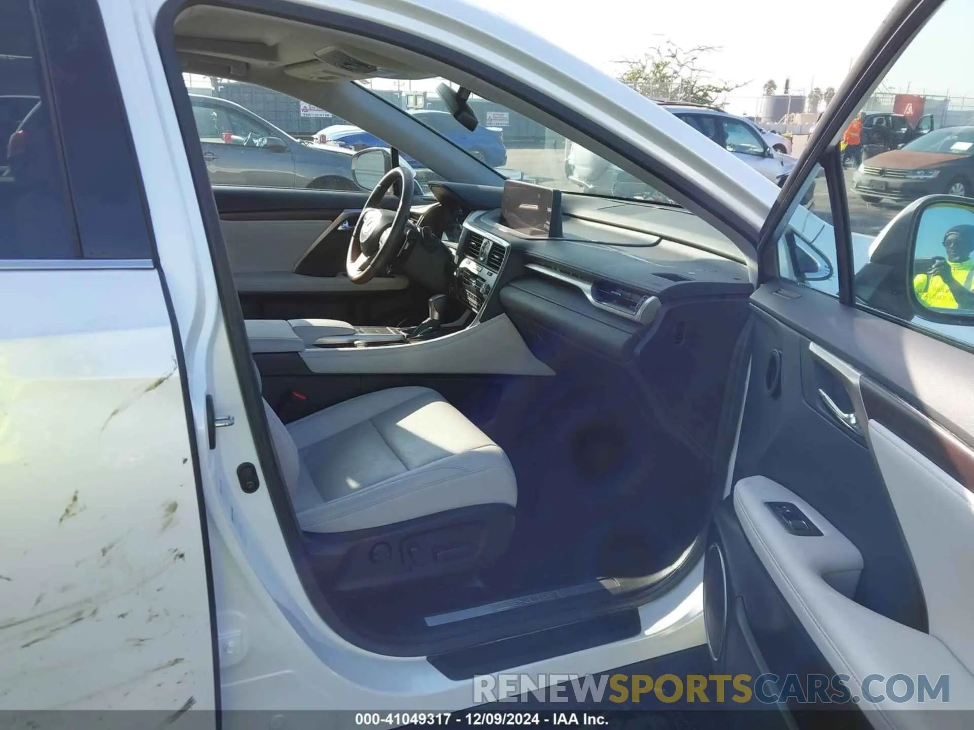 5 fotografías del automóvil dañado 2T2HGMDA3NC085353 LEXUS RX 450H 2022