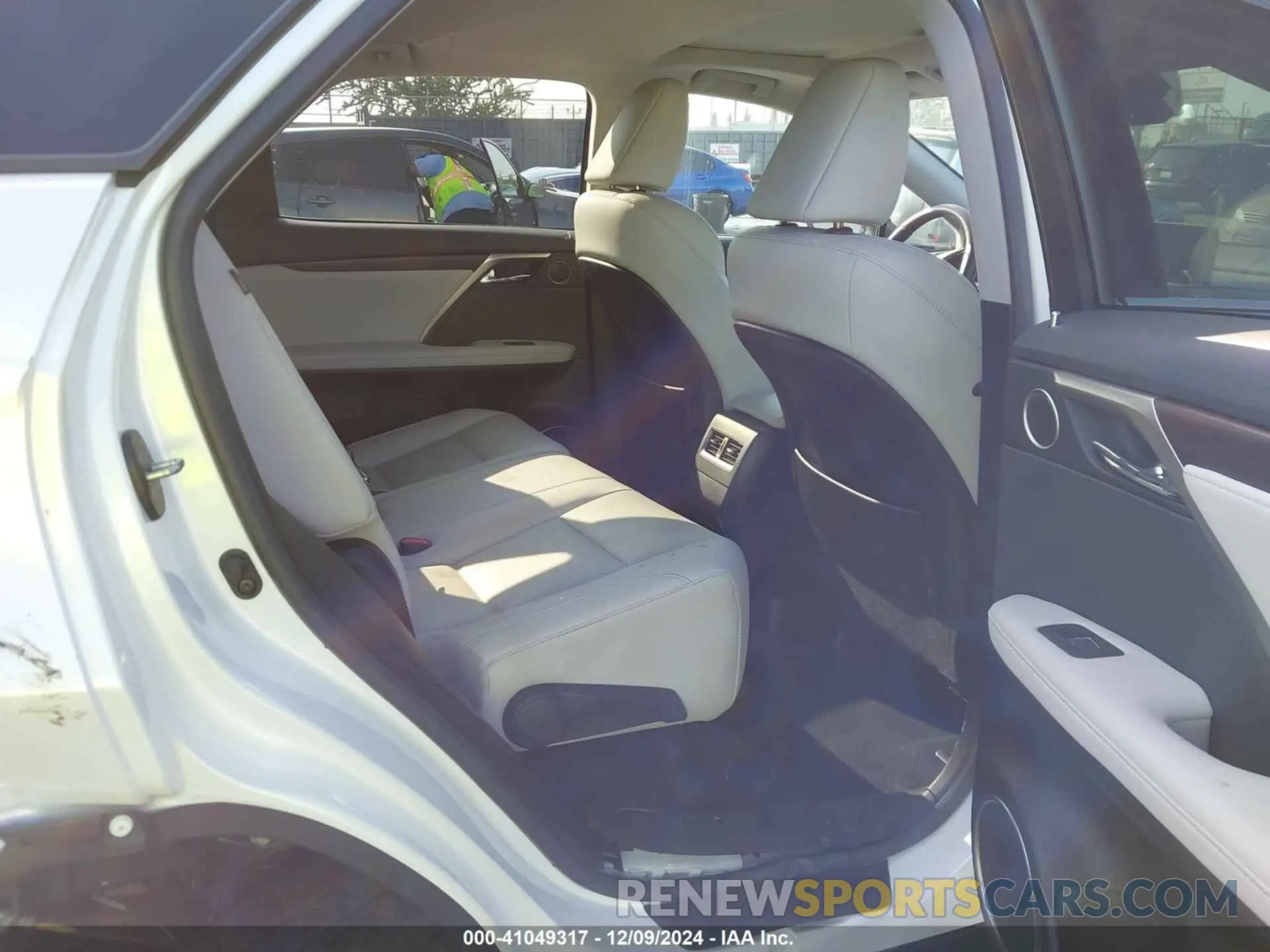 8 fotografías del automóvil dañado 2T2HGMDA3NC085353 LEXUS RX 450H 2022