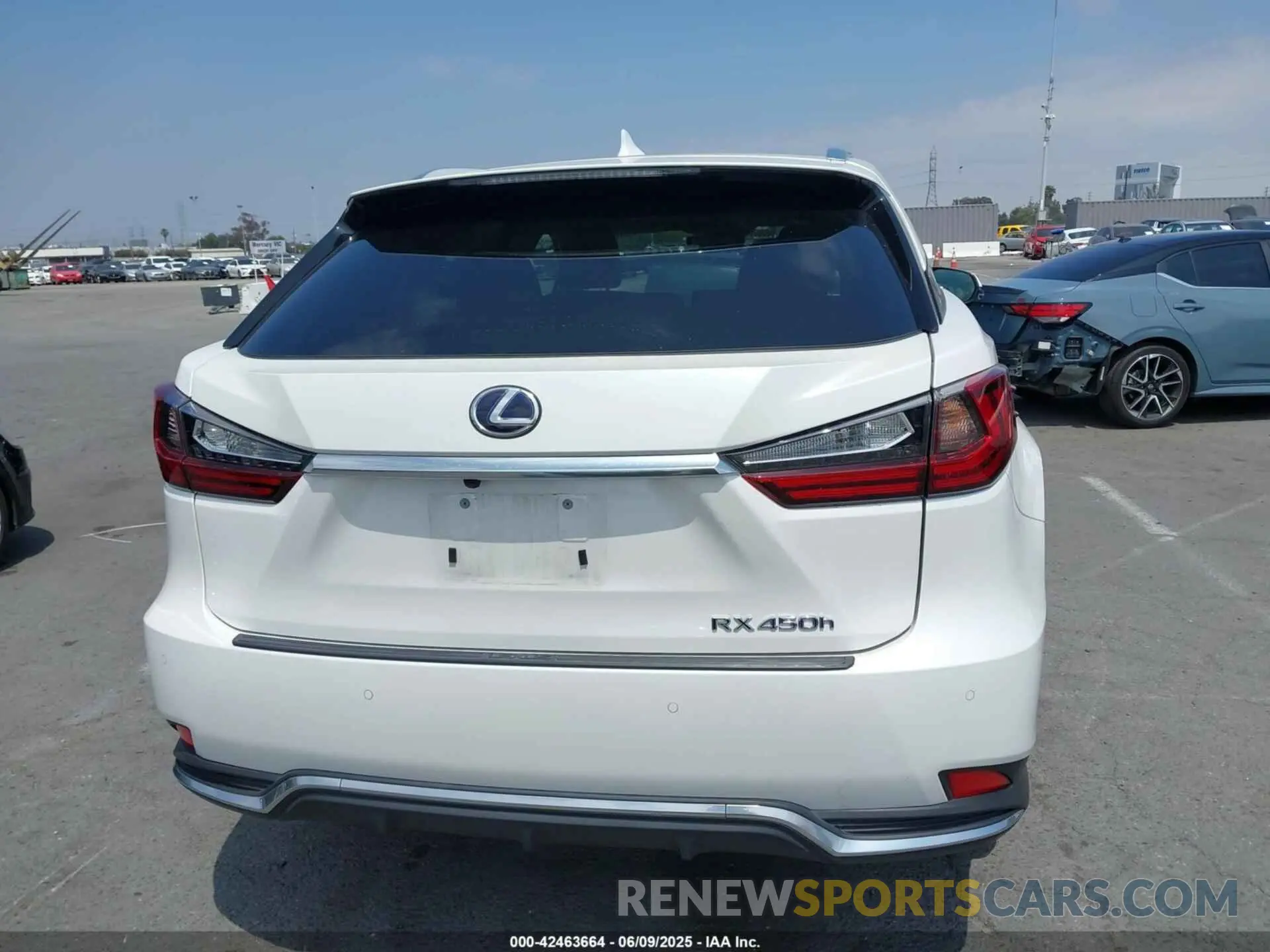 16 fotografías del automóvil dañado 2T2HGMDA7NC074100 LEXUS RX 450H 2022