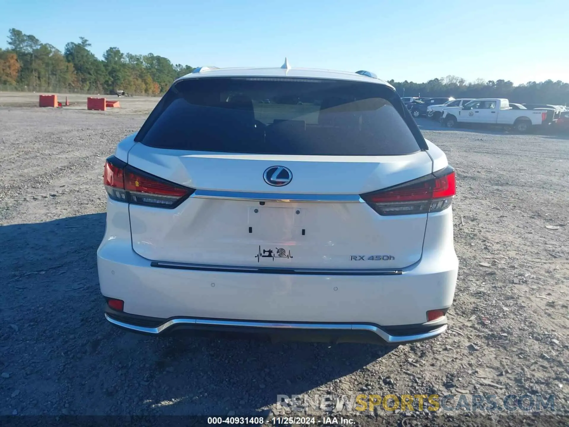 16 fotografías del automóvil dañado 2T2JGMDA1NC086311 LEXUS RX 450H 2022