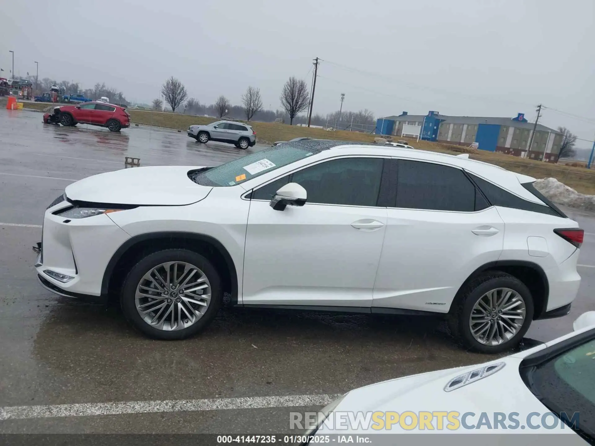 14 fotografías del automóvil dañado 2T2JGMDA5NC082651 LEXUS RX 450H 2022