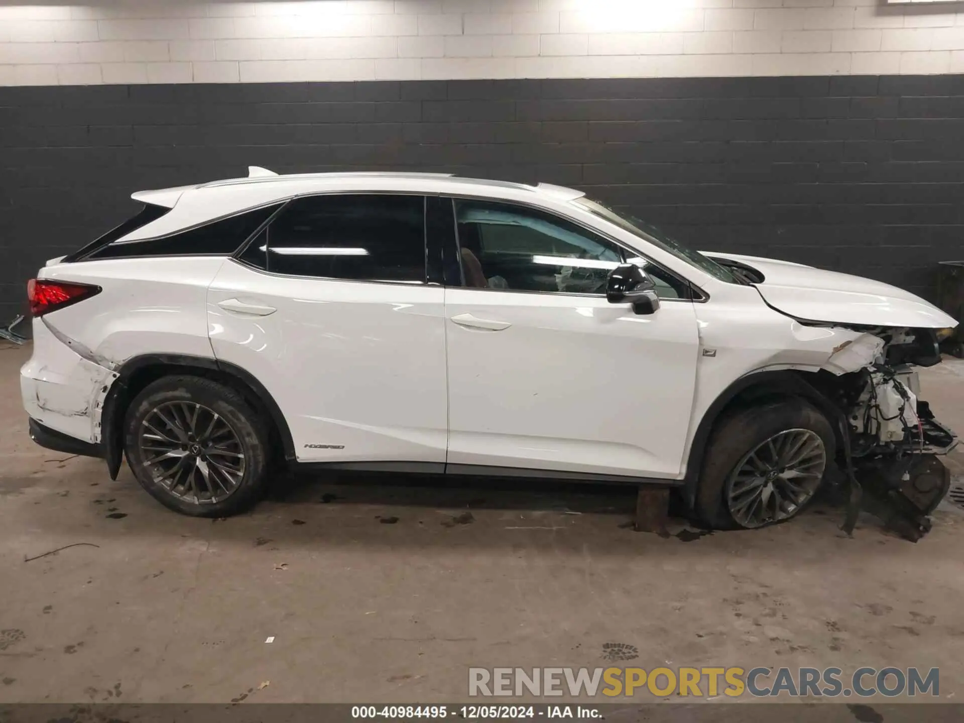 14 fotografías del automóvil dañado 2T2SGMDA1NC083638 LEXUS RX 450H 2022