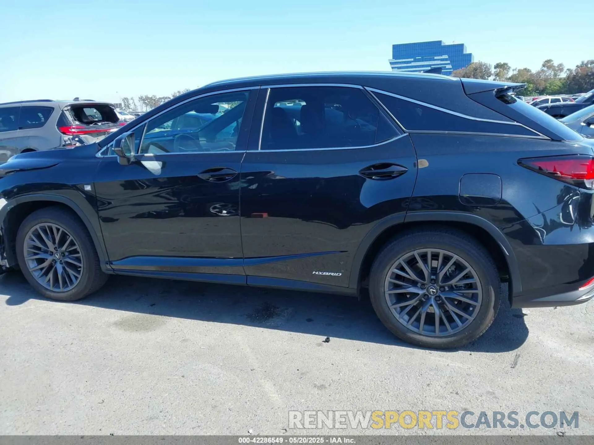 15 fotografías del automóvil dañado 2T2YGMDA8NC082951 LEXUS RX 450H 2022