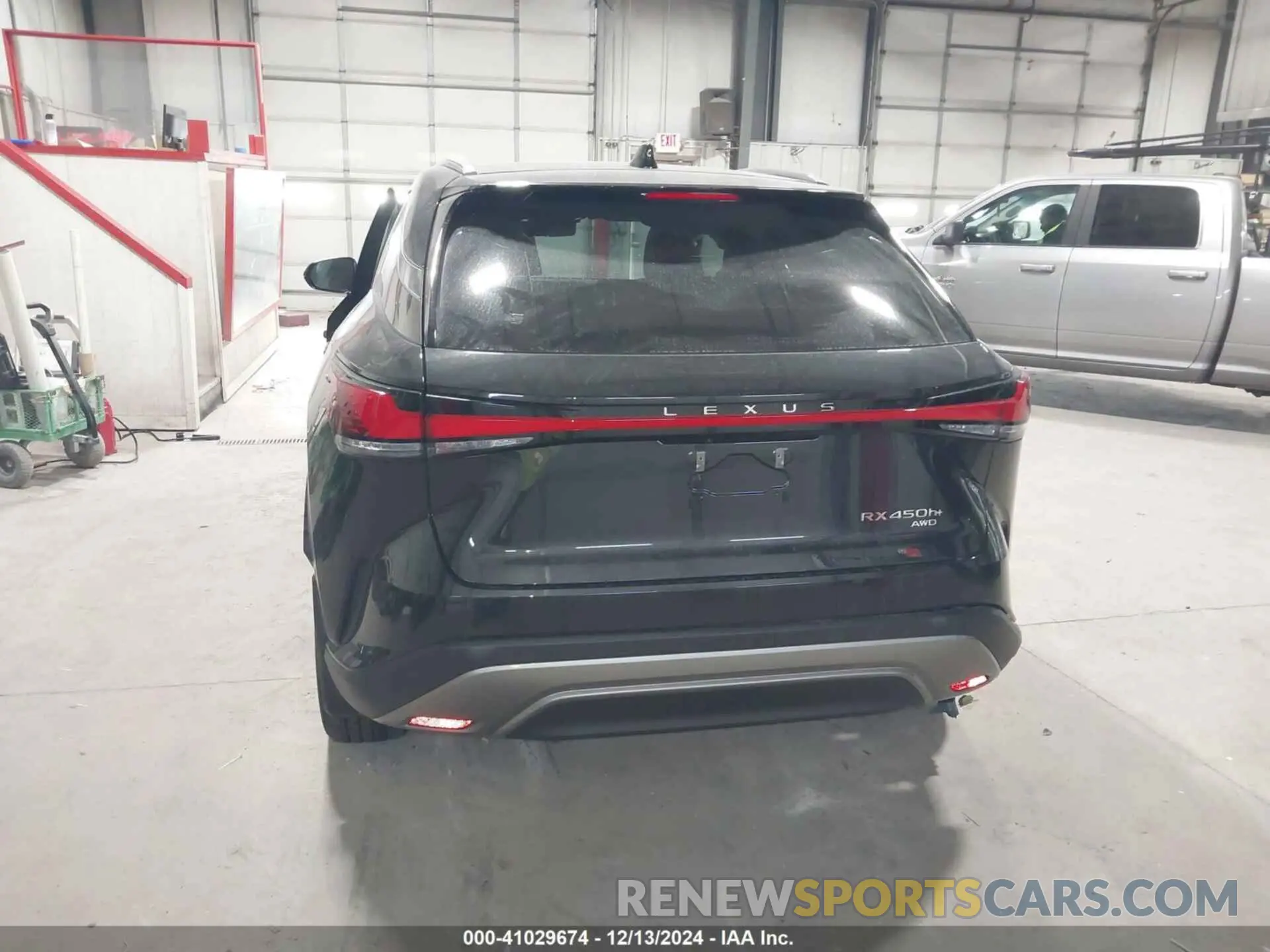 16 fotografías del automóvil dañado JTJCJMGA8R2019619 LEXUS RX 450H+ 2024