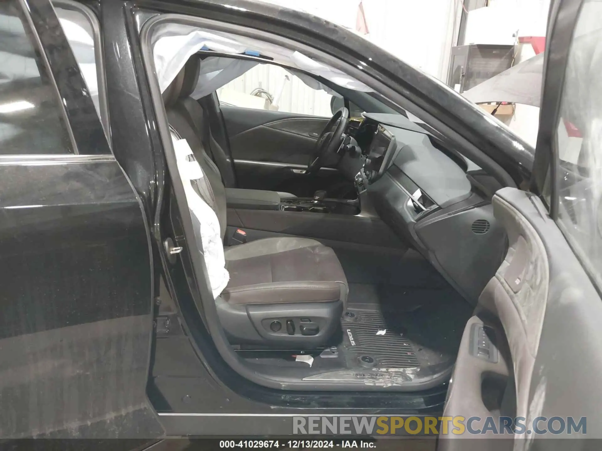 5 fotografías del automóvil dañado JTJCJMGA8R2019619 LEXUS RX 450H+ 2024