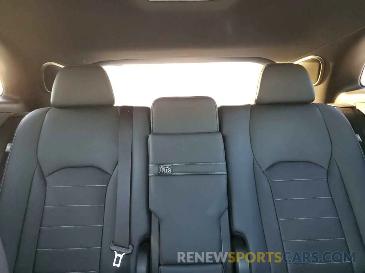 10 fotografías del automóvil dañado 2T2YGMDAXNC080182 LEXUS RX 450H F 2022