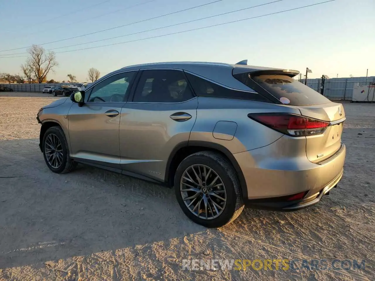 2 fotografías del automóvil dañado 2T2YGMDAXNC080182 LEXUS RX 450H F 2022