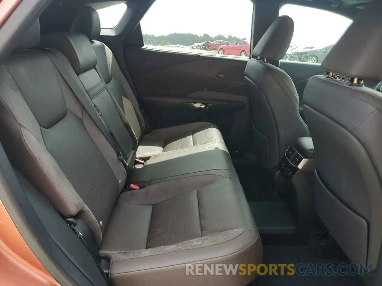11 fotografías del automóvil dañado JTJCJMGA2R2012259 LEXUS RX 450H+ L 2024