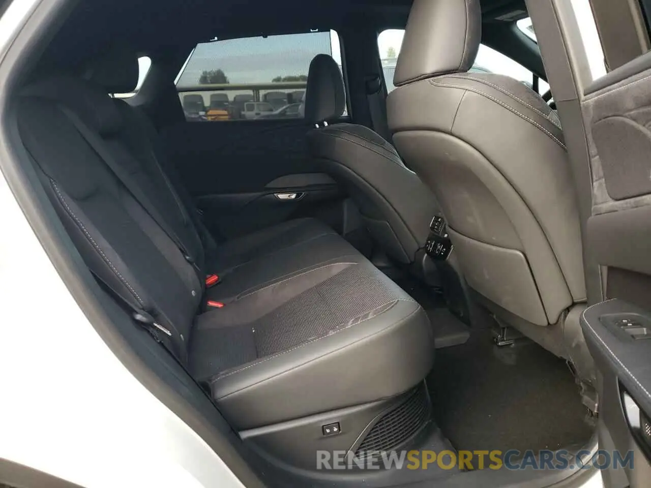 10 fotografías del automóvil dañado JTJCJMGA3R2013100 LEXUS RX 450H+ L 2024