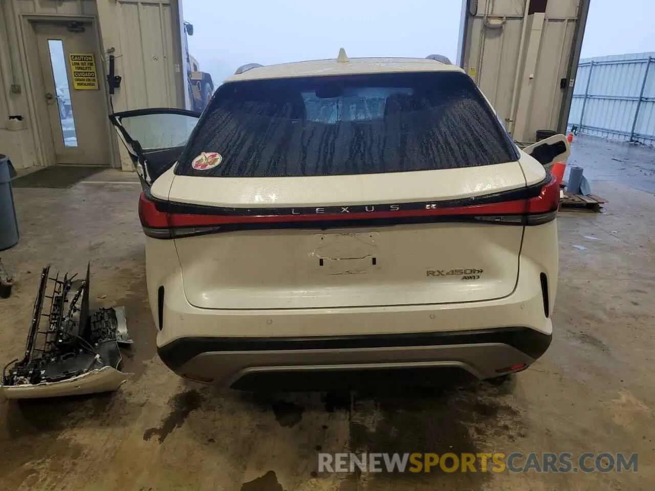 6 fotografías del automóvil dañado JTJCJMGA9R2015210 LEXUS RX 450H+ L 2024