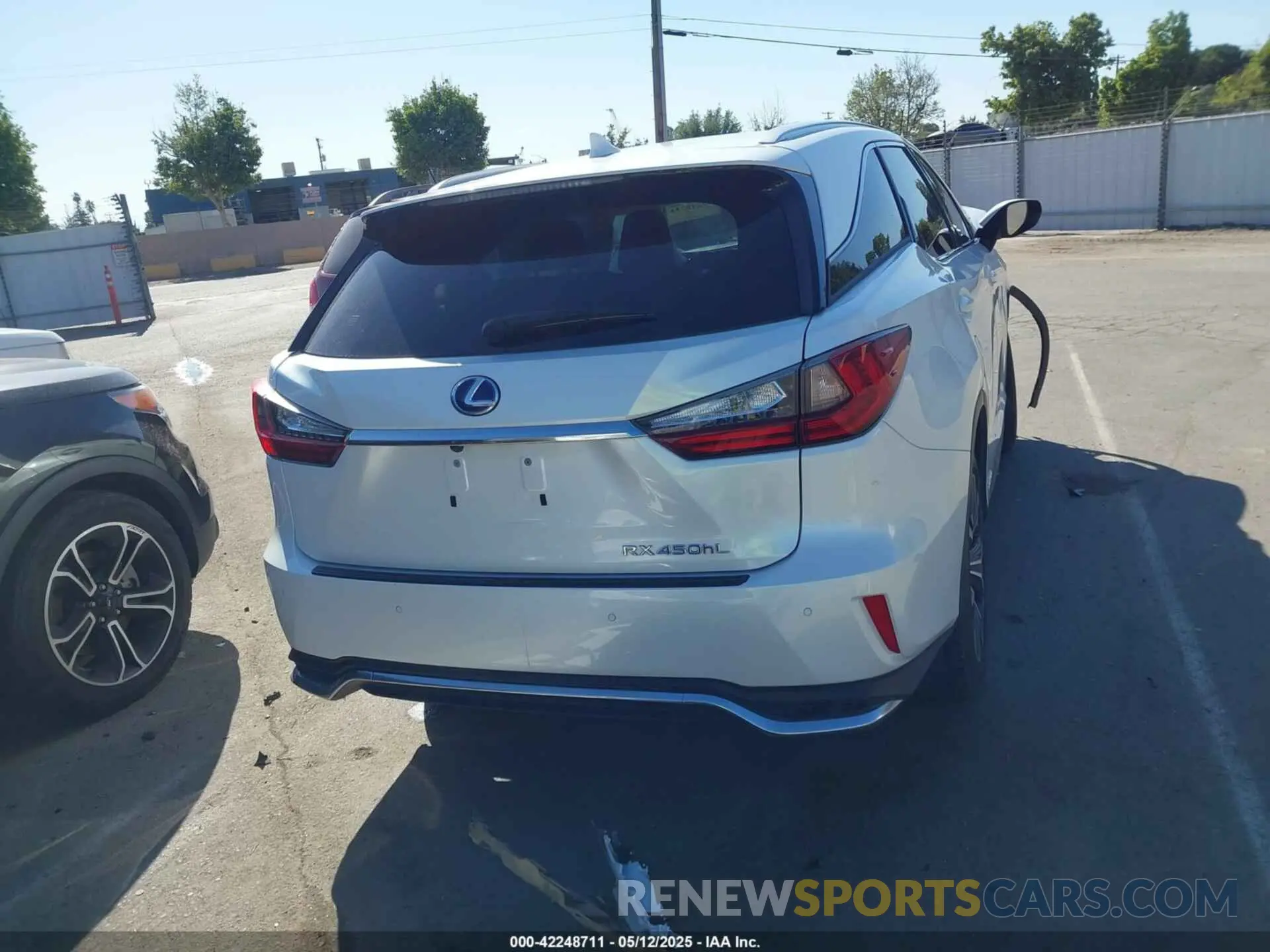 16 fotografías del automóvil dañado JTJHGKFA5M2020102 LEXUS RX 450HL 2021