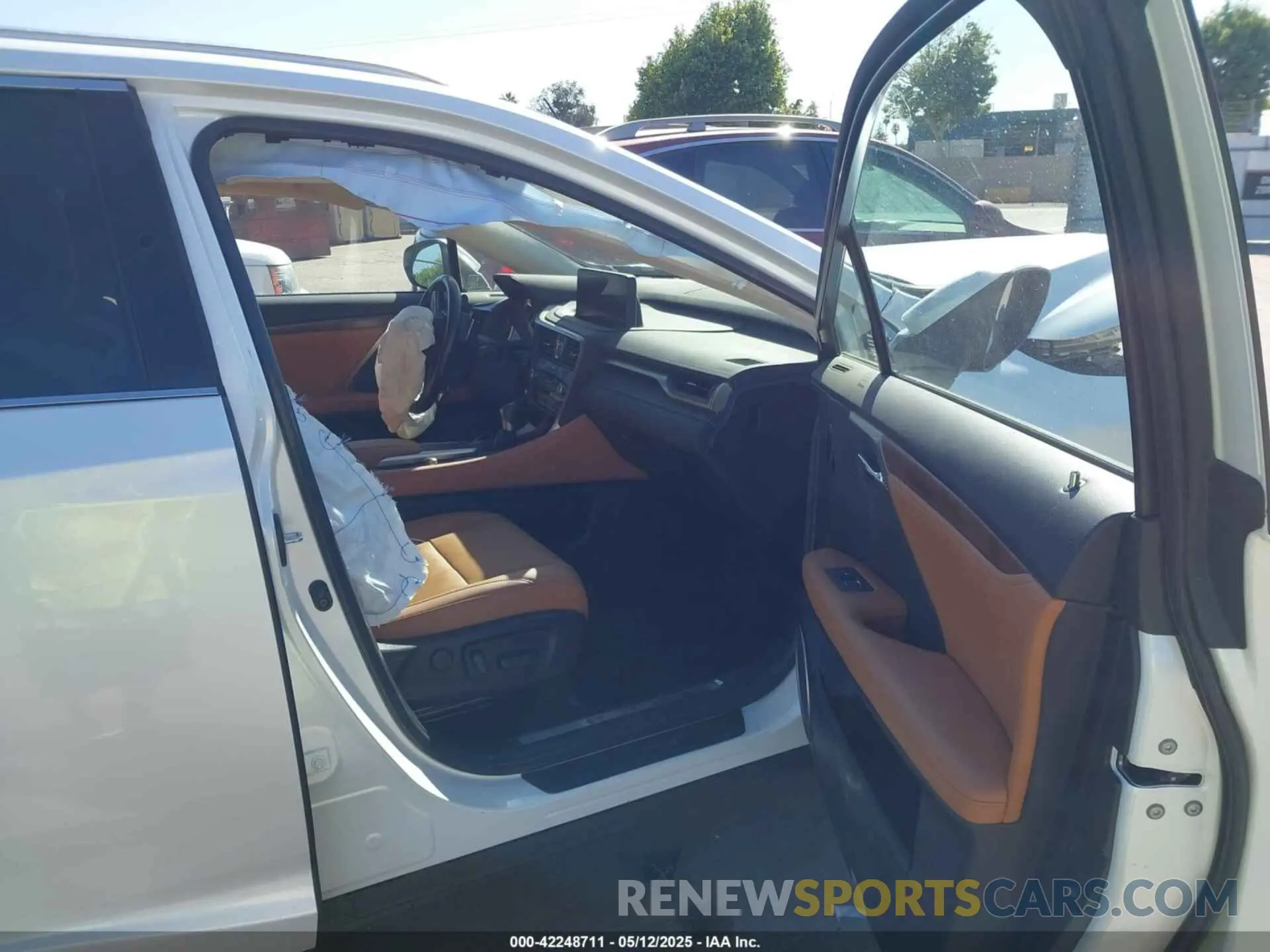 5 fotografías del automóvil dañado JTJHGKFA5M2020102 LEXUS RX 450HL 2021