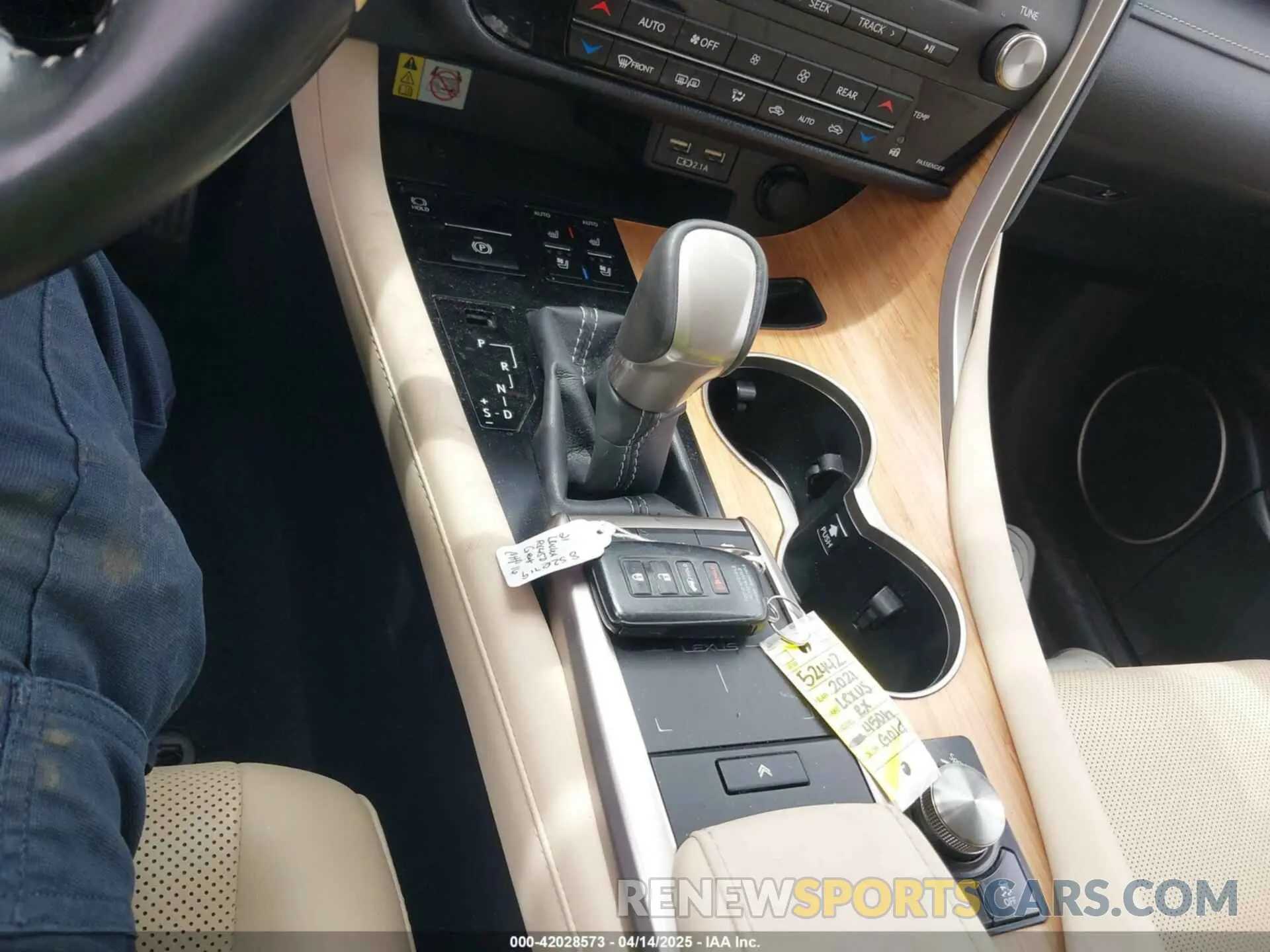 11 fotografías del automóvil dañado JTJHGKFA8M2015993 LEXUS RX 450HL 2021