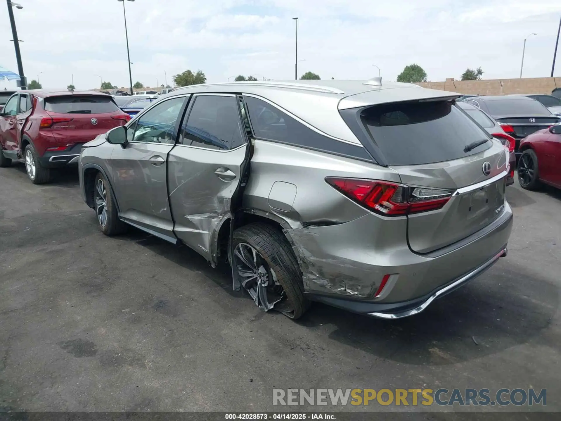 14 fotografías del automóvil dañado JTJHGKFA8M2015993 LEXUS RX 450HL 2021