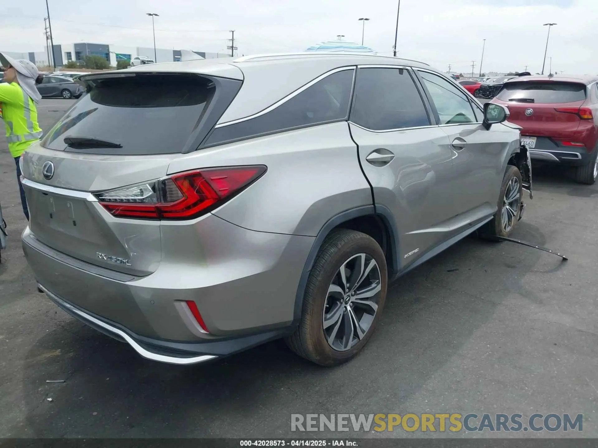4 fotografías del automóvil dañado JTJHGKFA8M2015993 LEXUS RX 450HL 2021