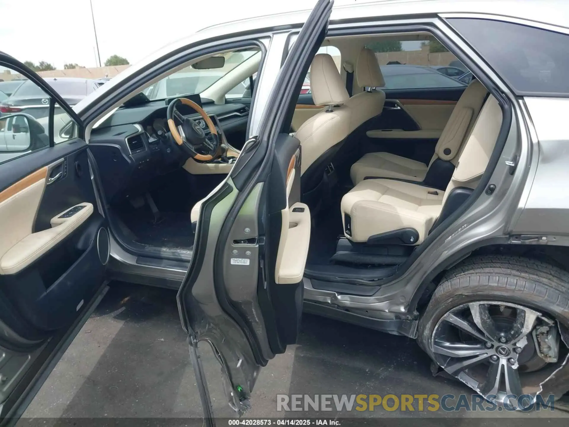 8 fotografías del automóvil dañado JTJHGKFA8M2015993 LEXUS RX 450HL 2021