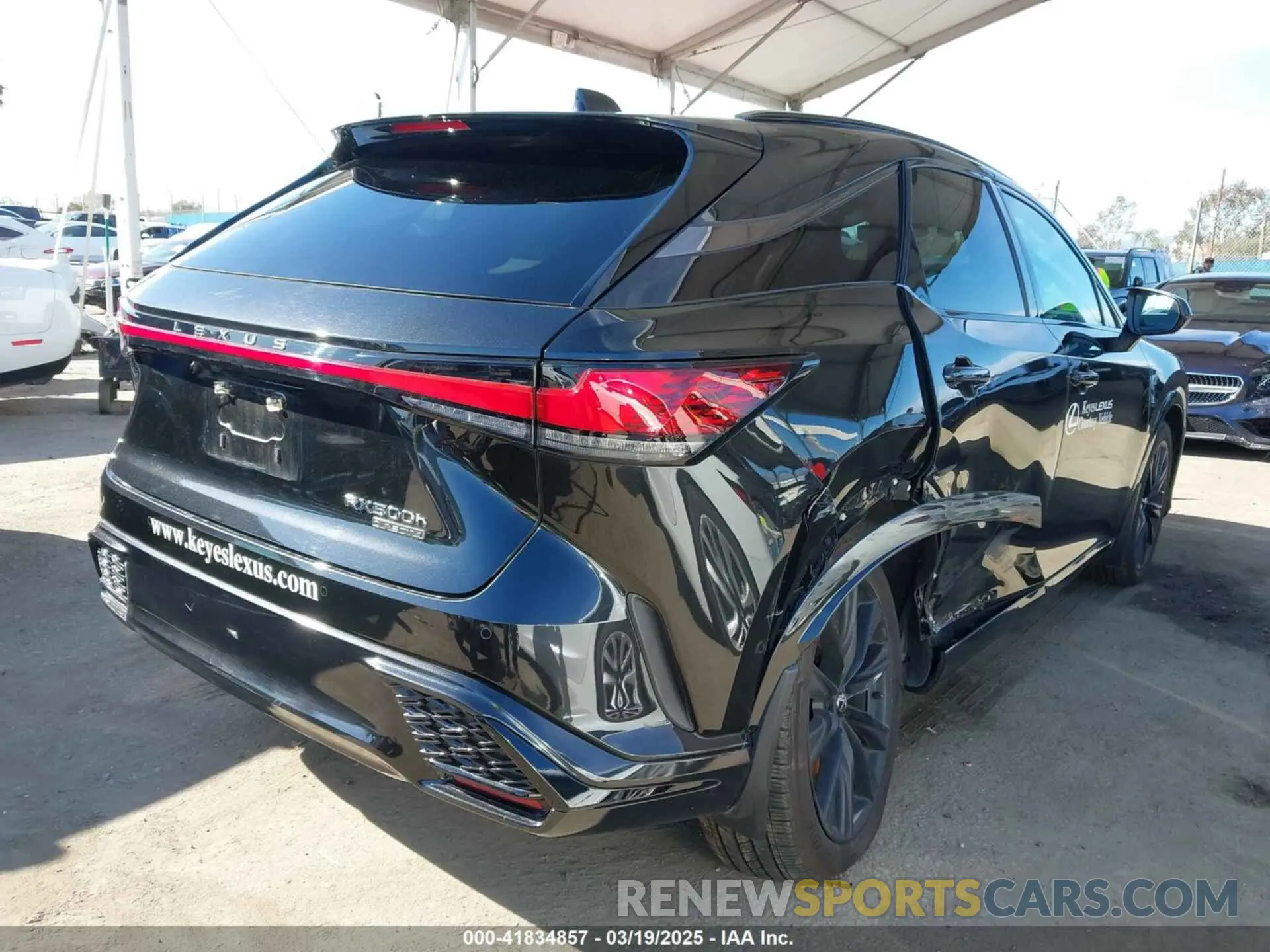 4 fotografías del automóvil dañado 2T2BCMEA1PC010072 LEXUS RX 500H 2023