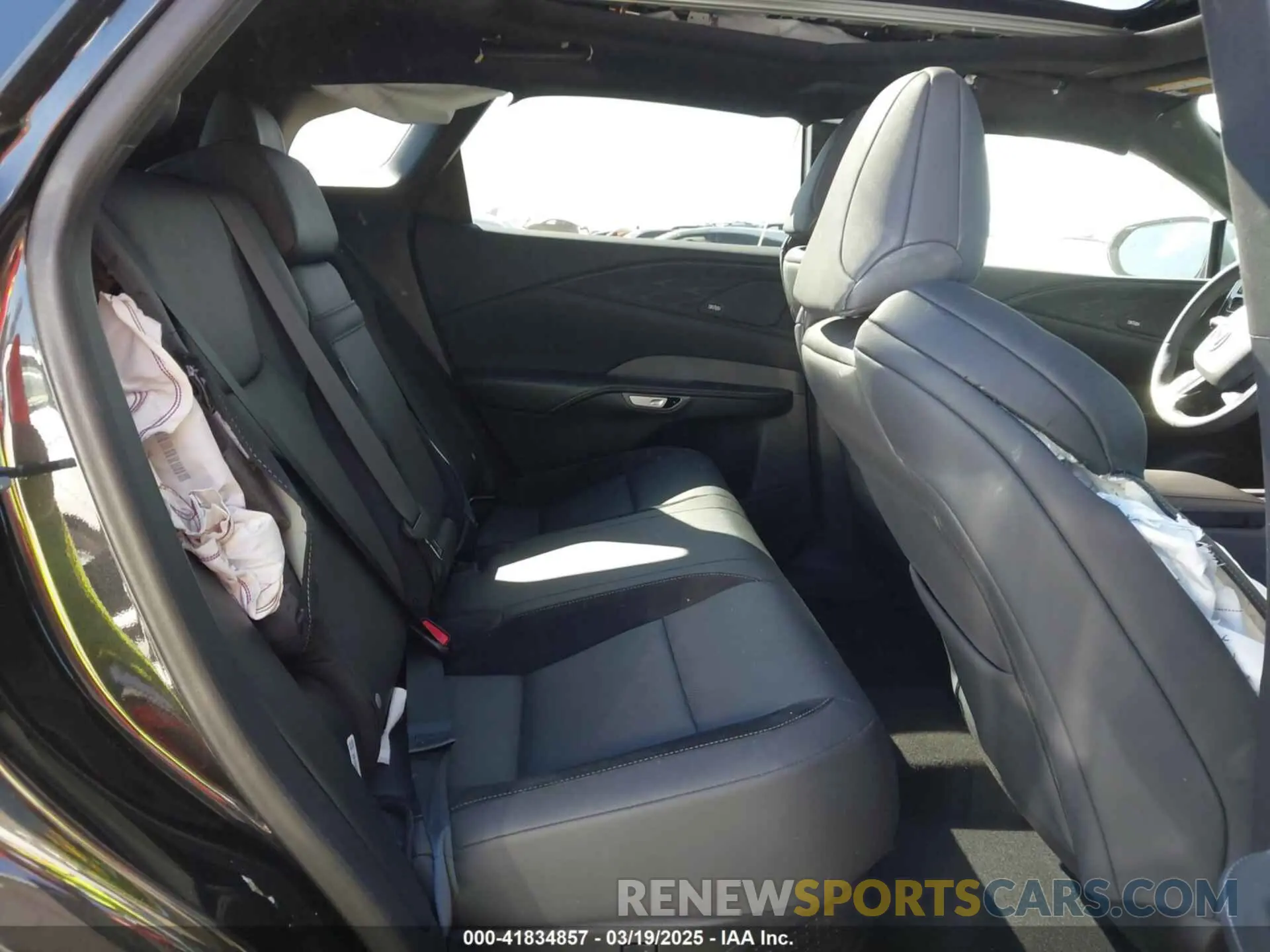 8 fotografías del automóvil dañado 2T2BCMEA1PC010072 LEXUS RX 500H 2023