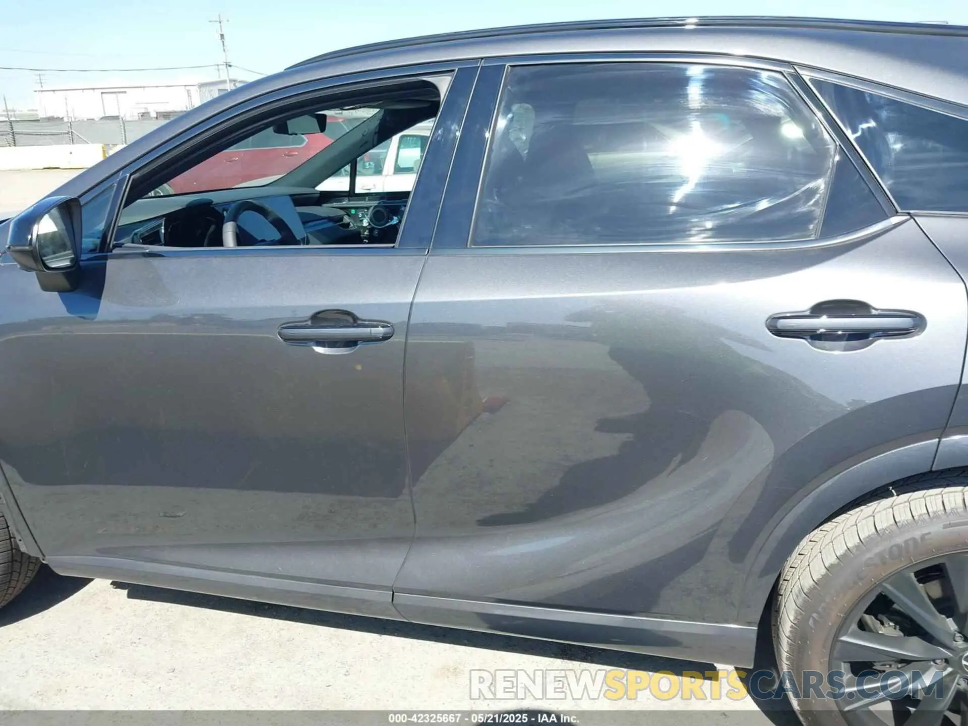 15 fotografías del automóvil dañado 2T2BCMEA1RC020345 LEXUS RX 500H 2024