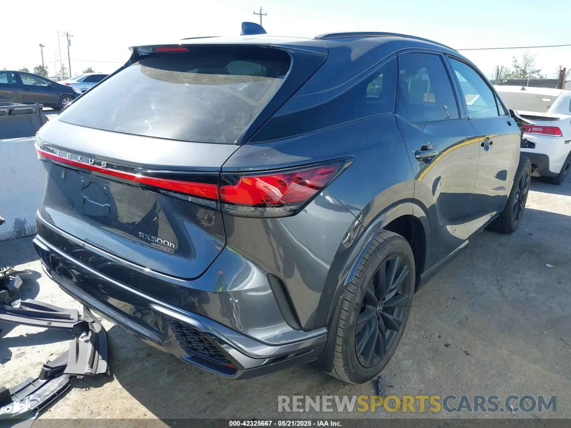 4 fotografías del automóvil dañado 2T2BCMEA1RC020345 LEXUS RX 500H 2024