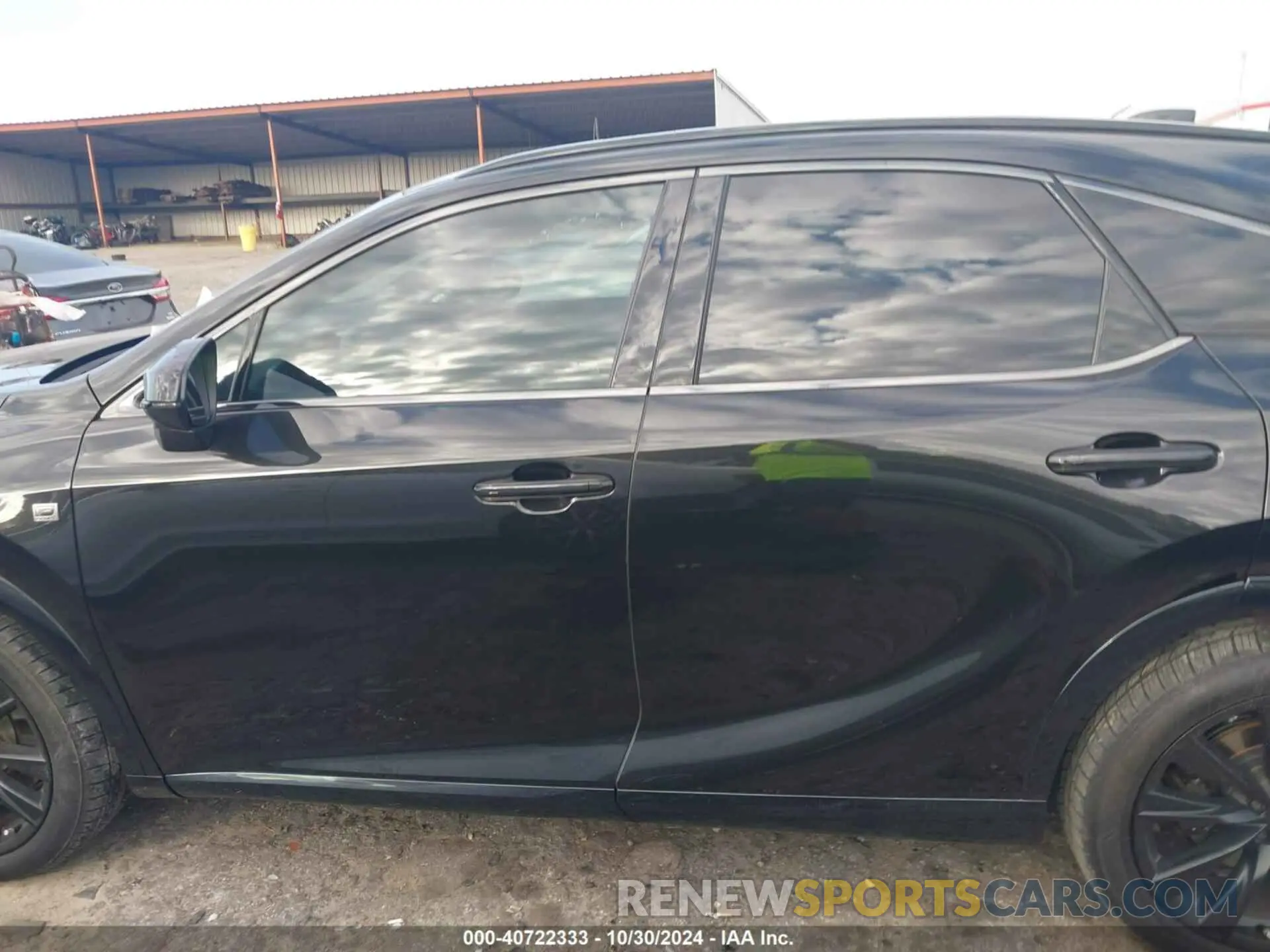 14 fotografías del automóvil dañado 2T2BCMEA8RC014106 LEXUS RX 500H 2024