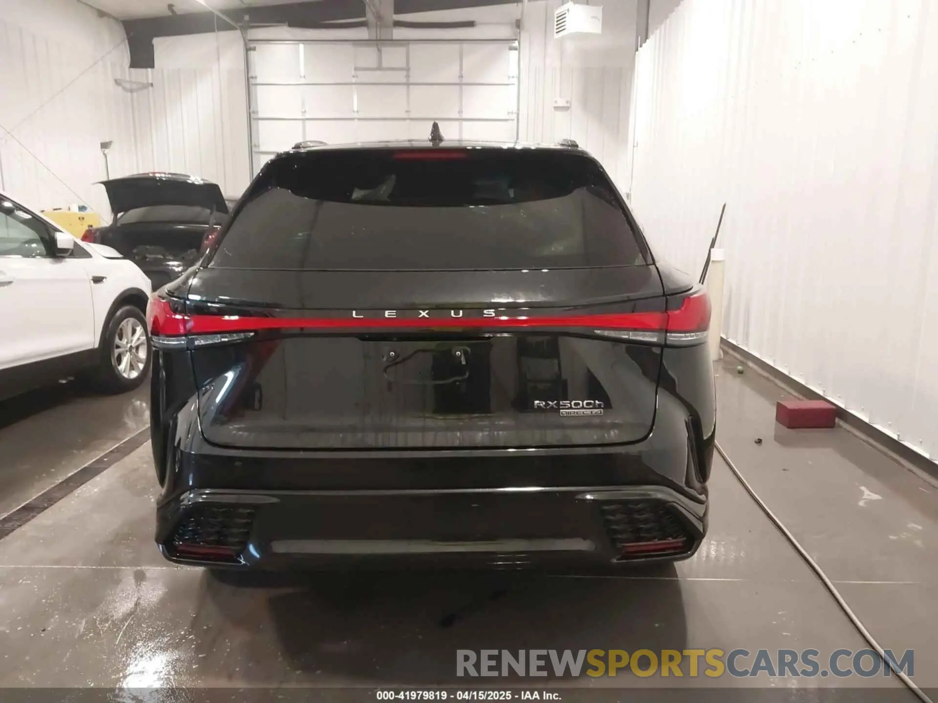 17 fotografías del automóvil dañado 2T2BCMEAXRC018321 LEXUS RX 500H 2024