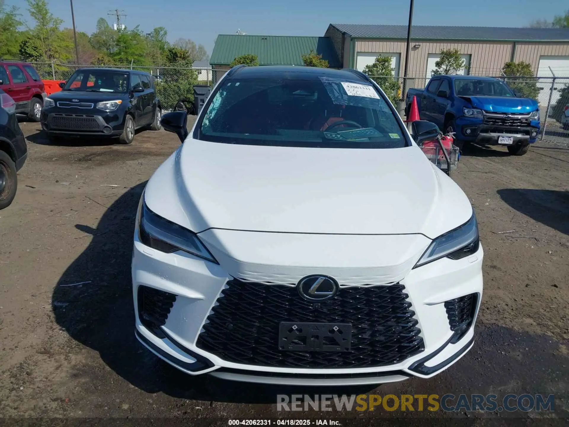13 fotografías del automóvil dañado 2T2BCMEAXSC021242 LEXUS RX 500H 2025