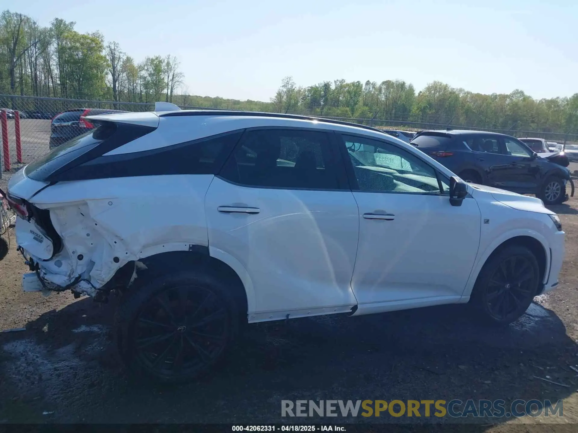 14 fotografías del automóvil dañado 2T2BCMEAXSC021242 LEXUS RX 500H 2025