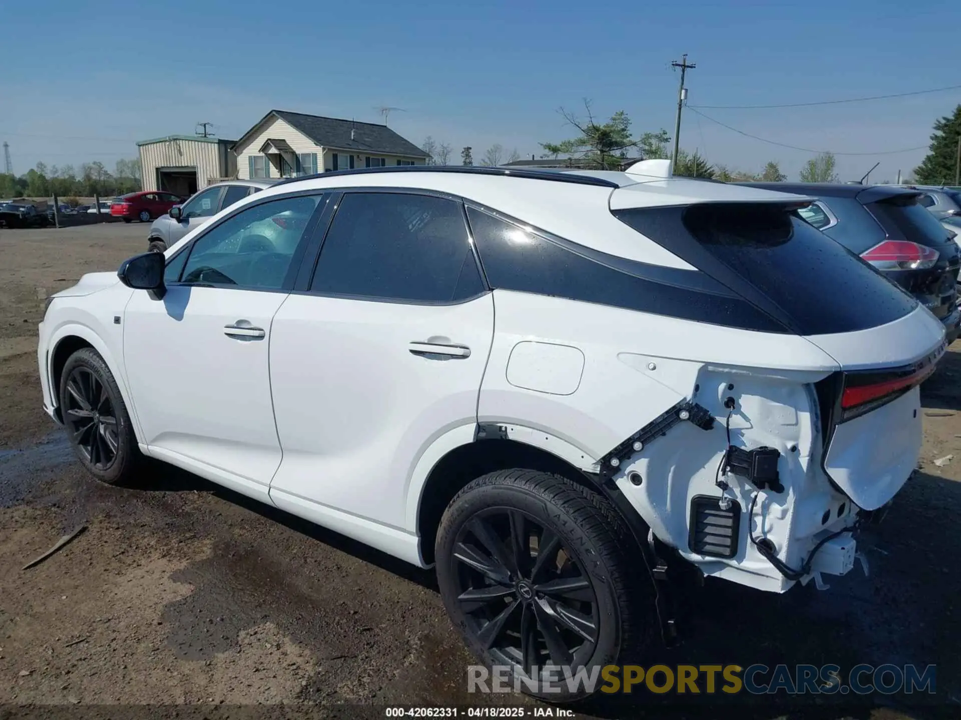 3 fotografías del automóvil dañado 2T2BCMEAXSC021242 LEXUS RX 500H 2025