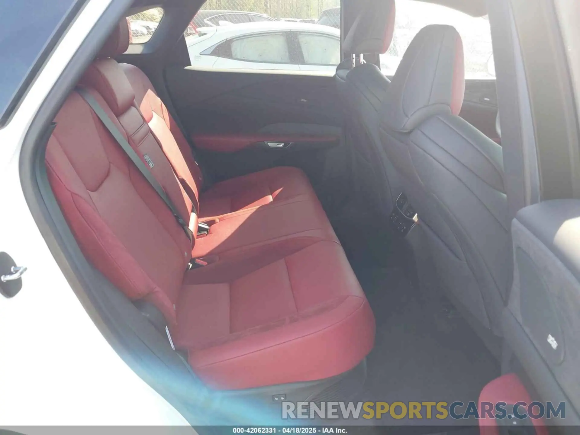 8 fotografías del automóvil dañado 2T2BCMEAXSC021242 LEXUS RX 500H 2025