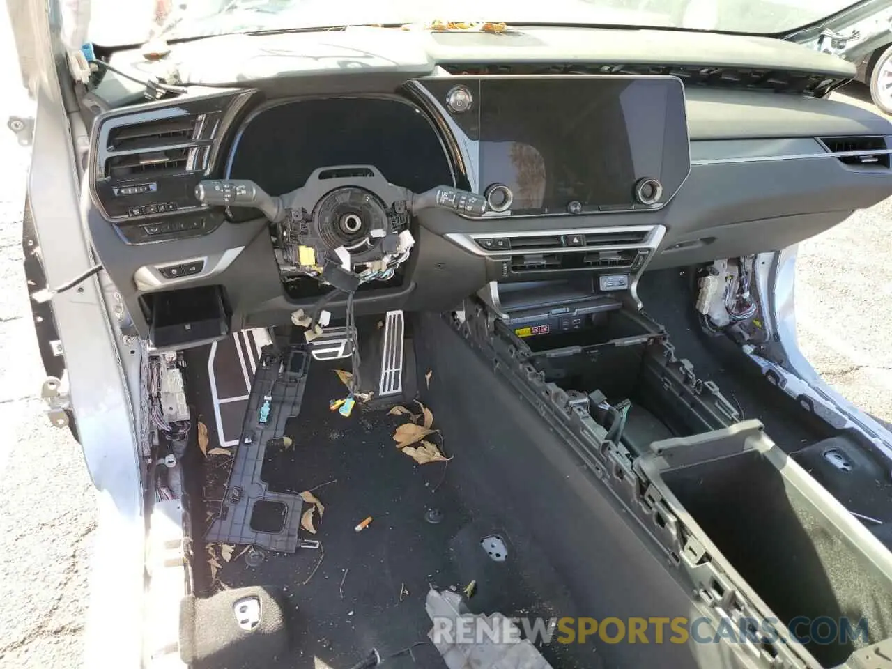 8 fotografías del automóvil dañado 2T2BCMEA1PC006040 LEXUS RX 500H F 2023