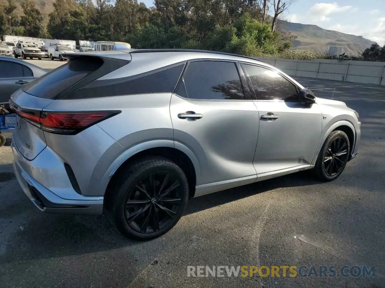 3 fotografías del automóvil dañado 2T2BCMEA4PC006310 LEXUS RX 500H F 2023
