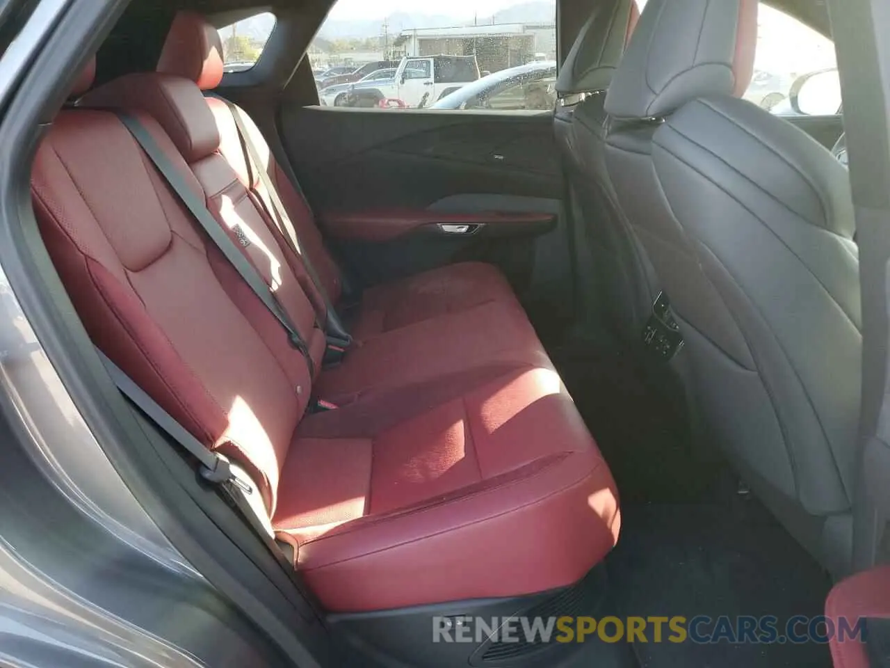 11 fotografías del automóvil dañado 2T2BCMEA7PC009668 LEXUS RX 500H F 2023
