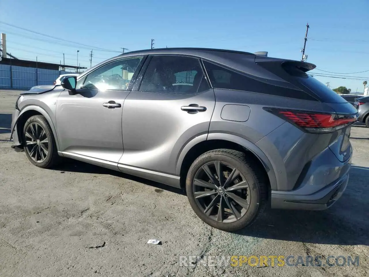 2 fotografías del automóvil dañado 2T2BCMEA7PC009668 LEXUS RX 500H F 2023