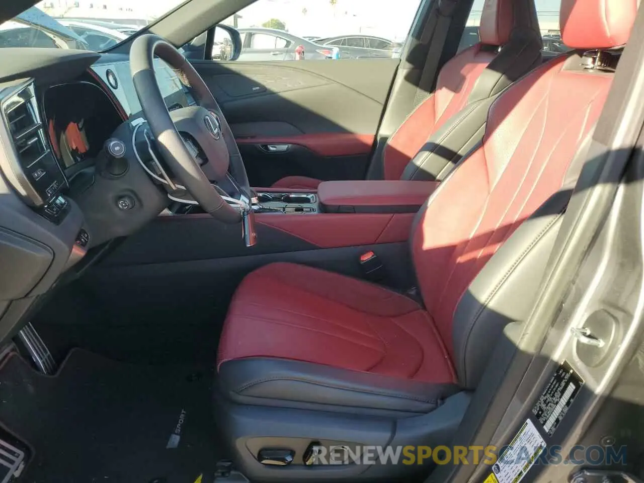 7 fotografías del automóvil dañado 2T2BCMEA7PC009668 LEXUS RX 500H F 2023