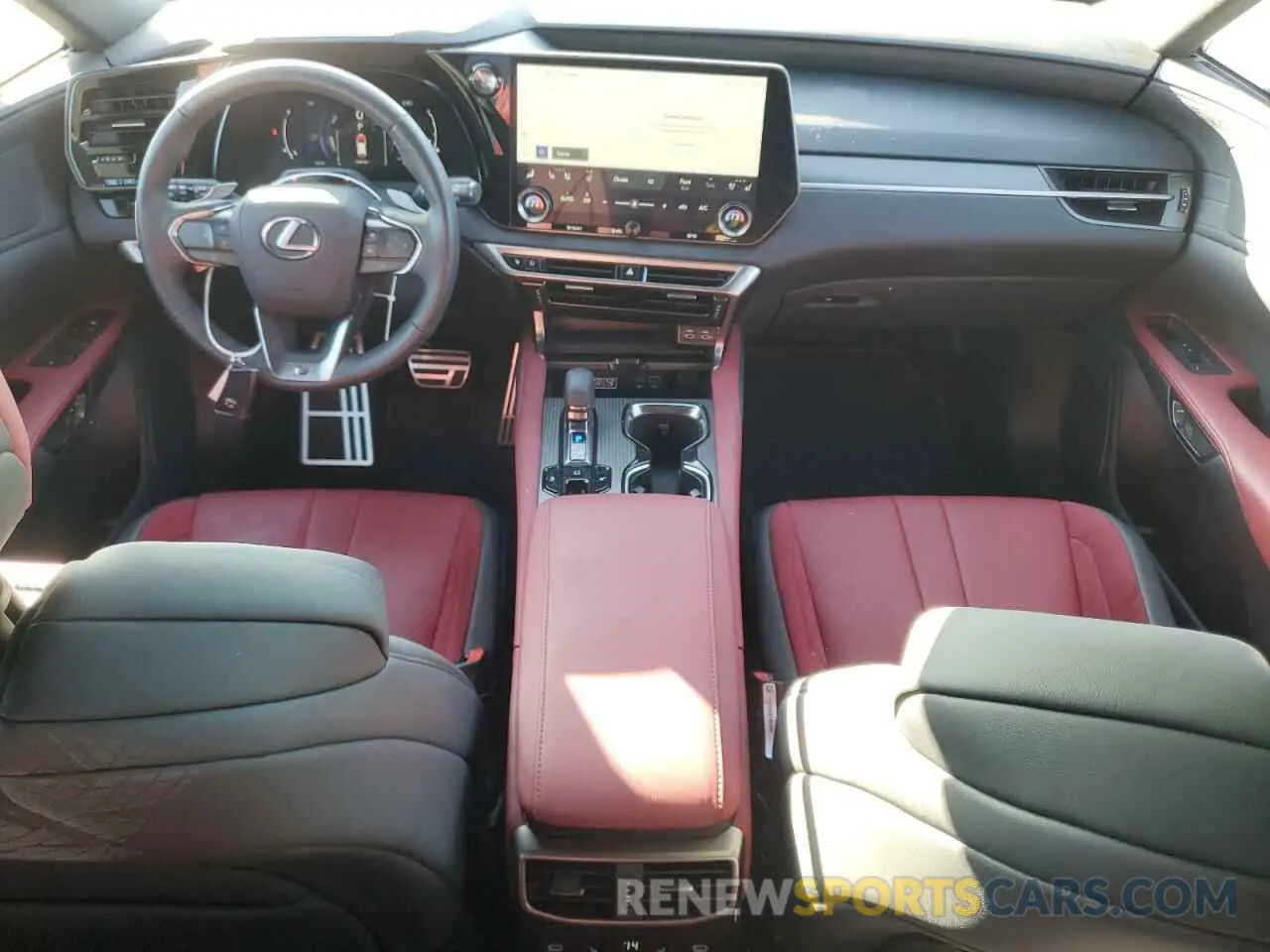 8 fotografías del automóvil dañado 2T2BCMEA7PC009668 LEXUS RX 500H F 2023