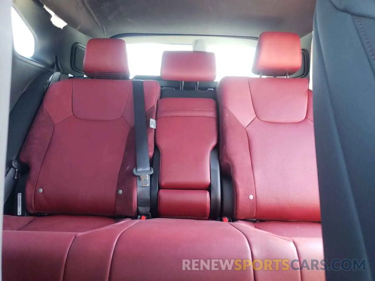 10 fotografías del automóvil dañado 2T2BCMEA7PC009833 LEXUS RX 500H F 2023