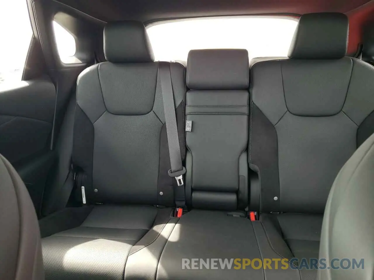10 fotografías del automóvil dañado 2T2BCMEA9PC005931 LEXUS RX 500H F 2023