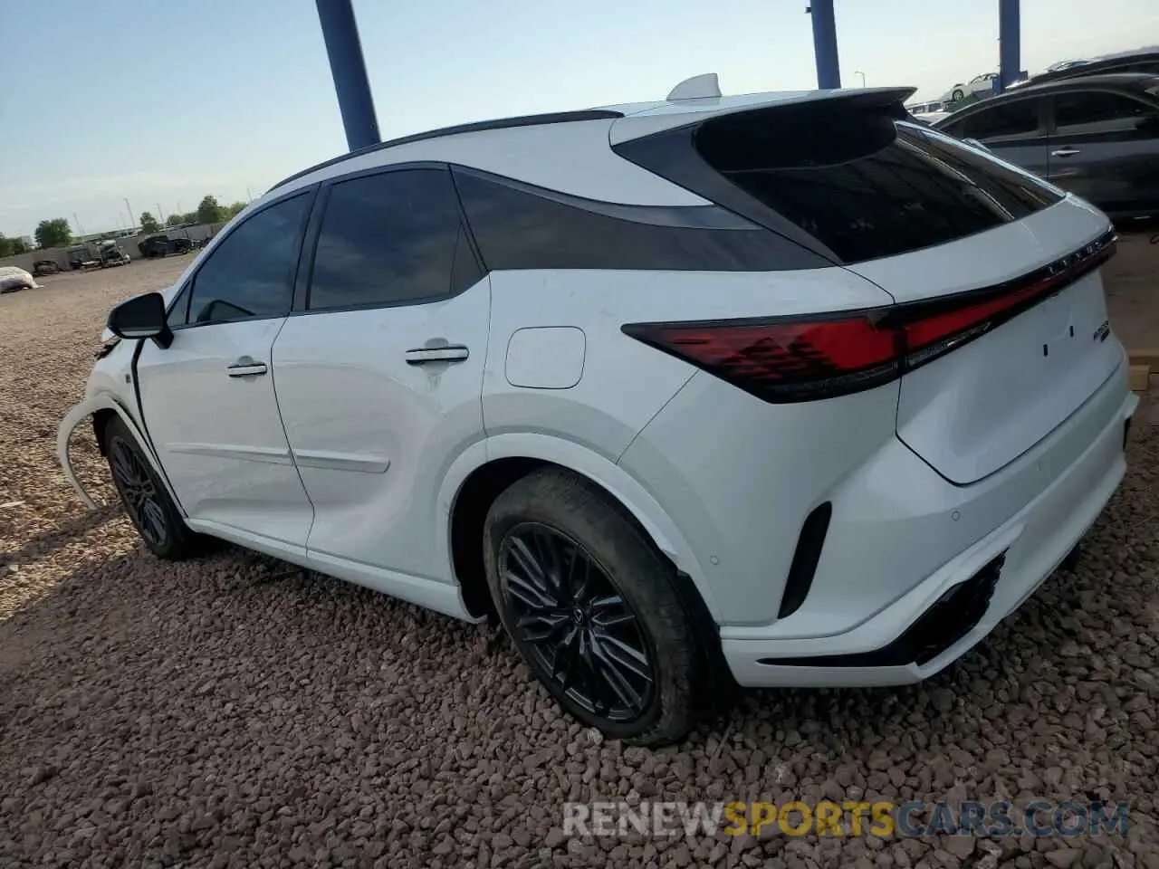 2 fotografías del automóvil dañado 2T2BCMEAXPC008983 LEXUS RX 500H F 2023