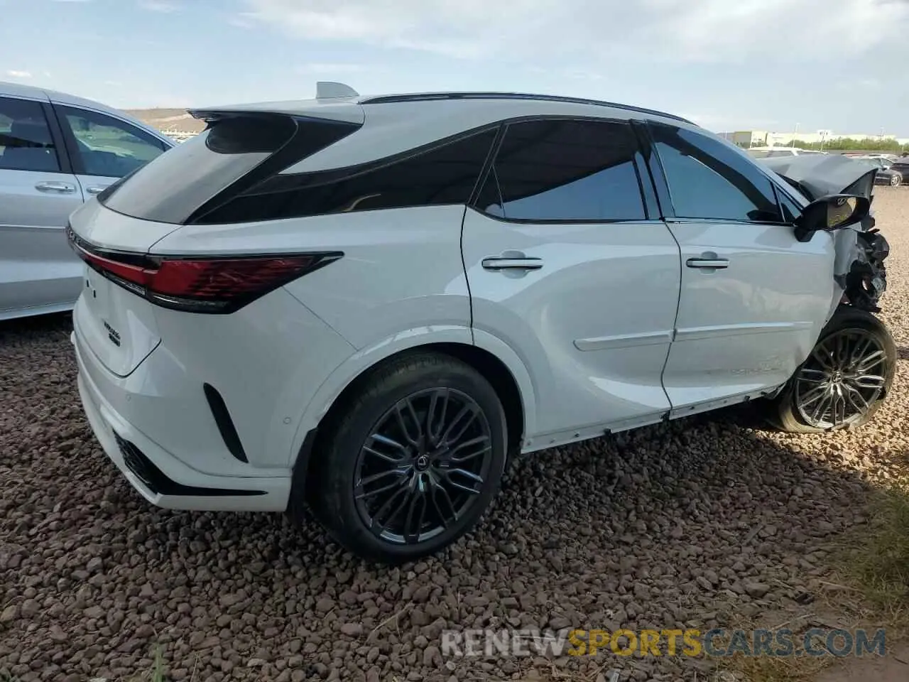 3 fotografías del automóvil dañado 2T2BCMEAXPC008983 LEXUS RX 500H F 2023